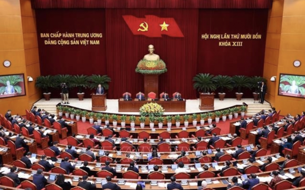 First working day of 13th Party Central Committee’s 14th plenum